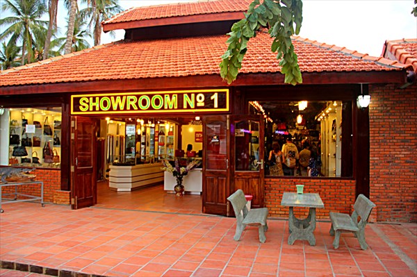 032-Showroom № 1